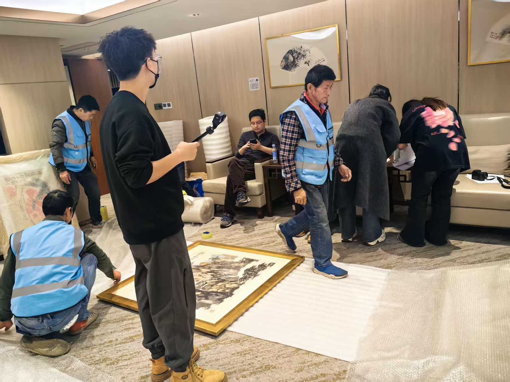 专属人员全程影像记录,每件藏品包装、转运、就位全程留痕可追溯